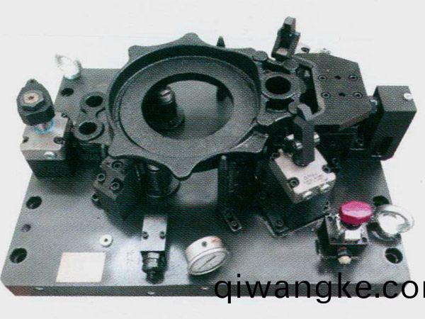 製動器(qi)底闆液(ye)壓(ya)裌具(ju)